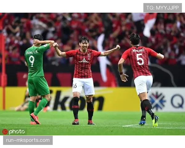 达姆斯高关键进球引爆社交媒体 球迷热议其赛事转折性影响