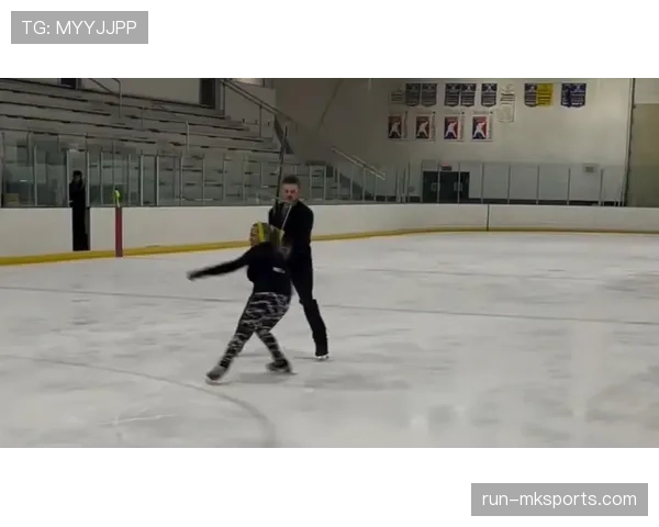 托尼娅·哈丁训练完直接去超市买打折牛排，这反差谁懂